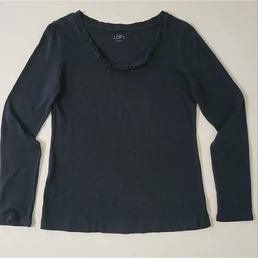 Loft Women's Black Ruffled Scoop-neck Long Sleeve Top